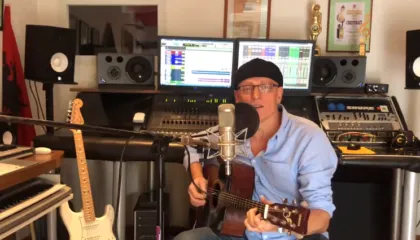 Naser Berisha: A më kujton? (teksti dhe kënga)