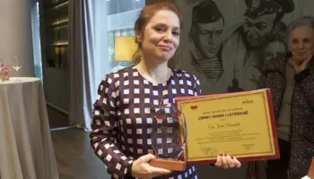 Ndahen Çmimet Kombëtare të Letërsisë, vepra më e mirë “Epope Intime” e shkrimtares në migrim Enit Karafili