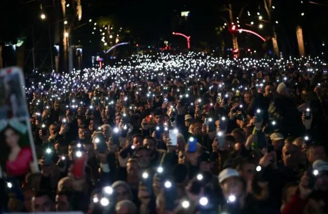 “Nderim dhe mirënjohje për kryengritësit”/ Protesta kombëtare e PD, Berisha: Uragani i djeshëm Ramaduro dhe kalbësirë