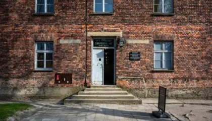 Ndërron jetë Eva Schloss, e mbijetuara e Auschwitzit dhe gjysmëmotra e Anne Frankut