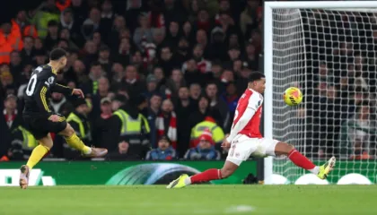 Ndeshje e çmendur në “Emirates”, Manchester United me fitore spektakolare. Rihapet gara për titull (video)