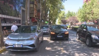 Ndryshimet në Kodin Penal/ Parkimi dysh të çon në burg! Ja detajet e reja