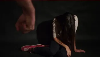 Ndryshon pr.ligji për dhunën ndaj grave/ Pas denoncimit, dhunuesi nxirret nga shtëpia dhe mban GPS