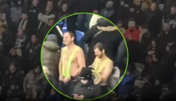 Në tribunat e stadiumit të dehur dhe me kostumin e Boratit, arrestohen tre tifozët belgë