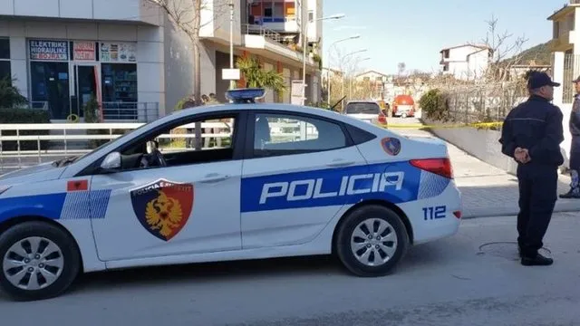 Nëna denoncon djalin për dhunë në familje/ I riu vjedh sende me vlerë dhe motorin e babait në Vlorë