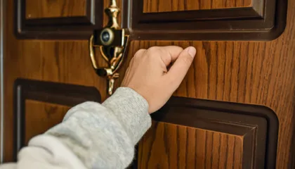 Nëse doni t’ju shkojë mbarë, ky duhet të jetë personi i parë që duhet t’ju hyjë në shtëpi në ditën e parë të vitit