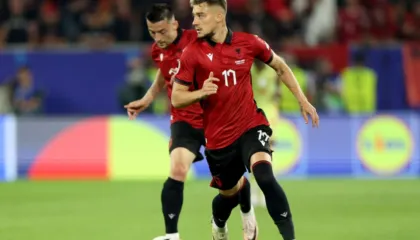 “Nëse trajneri e dëshiron…”, bosi i Trabzonspor flet për Muçin: Do negociojmë