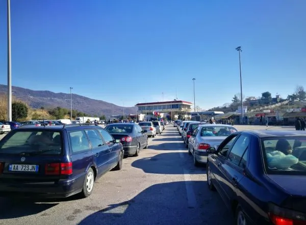 Nesër bllokohet sërish rruga Kakavijë-Janinë, fermerët grekë vijojnë protestën