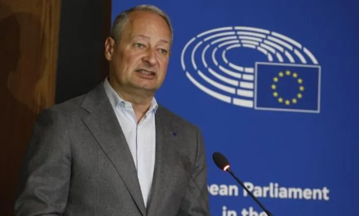 Nga Balluku te protesta e opozitës, raportuesi i PE-së: S’komentojmë çështje juridike! Të luftohet me argumente jo me molotov