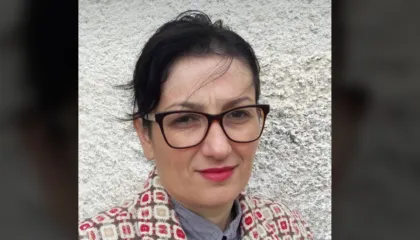 Nga kartolina te mesazhi i kopjuar: transformimi kulturor i urimit në epokën digjitale