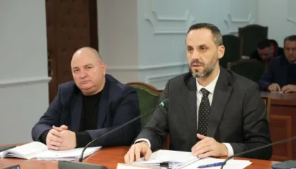 Nga mbrojtja e të miturve deri tek parkimi i dyfishtë/ Ministri i Drejtësisë prezanton ndryshimet në Kodin Penal