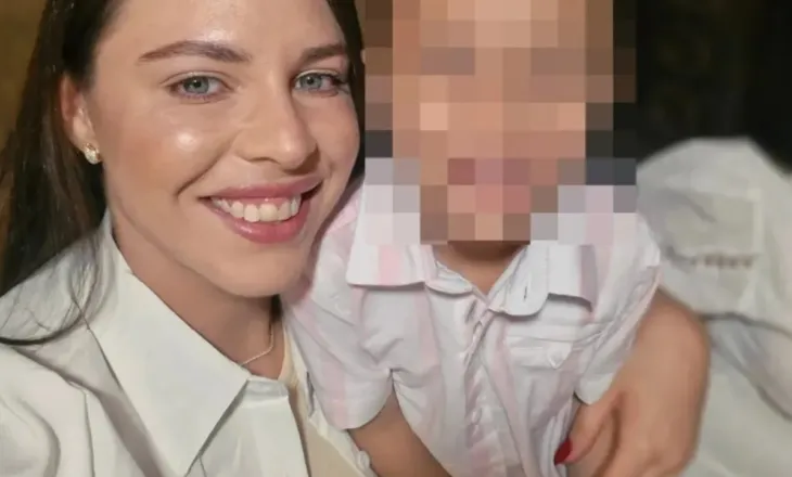 Nga mike në armike/ Ish-partnerja e burrit godet për vdekje 28-vjeçaren në sy të djalit të saj 3-vjeçar, dyshohet se shkak u bë xhelozia për…