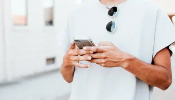 Nga televizori te smartfoni, revolucioni i heshtur i moshës së tretë