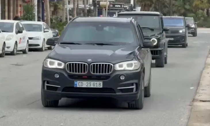 Nga Vlora në Tiranë, Ivanka Trump ‘shëtit’ kryeqytetin shqiptar me eskortë diplomatike (VIDEO)