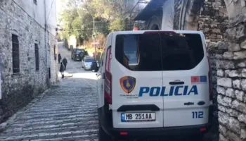 Ngacmoi seksualisht vajzën 12-vjeçare të bashkëjetueses, arrestohet 38-vjeçari në Gjirokastër