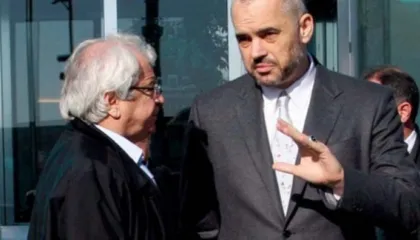 Ngrirja e marrëveshjes me Kushner për Sazanin, Ngjela: Rama të dorëhiqet, SHBA-të nuk e duan