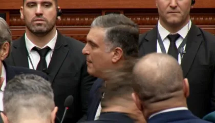 “Niko je damkosur sot pas Ramës si provokatori më i madh!”-Tedi Blushi: Jeni bërë mburojë e korrupsionit