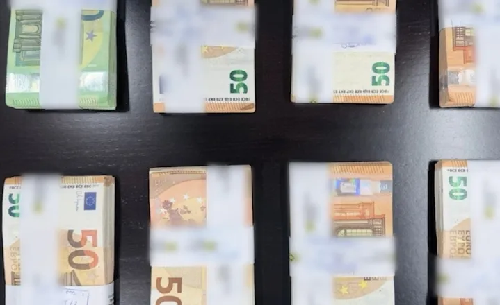 Një grek del nga Shqipëria me 45 mijë euro të padeklaruara, kapet në Portin e Sarandës