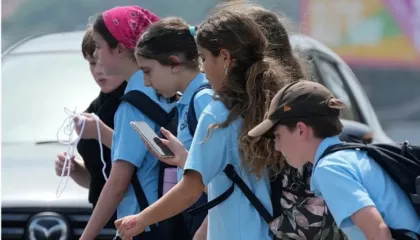 Një muaj nga ndalesa e mediave sociale për fëmijët nën 16 vjeç në Australi: Si duket situata?