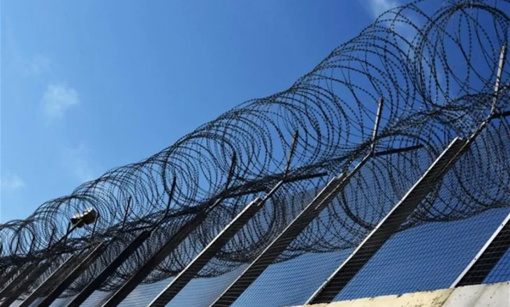 Një nga figurat më të rrezikshme të botës së krimit në Athinë, goditet me thikë i burgosuri shqiptar në Greqi