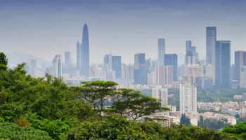 Një qytet ku robotët pastrojnë rrugët dhe askush nuk përdor para në dorë