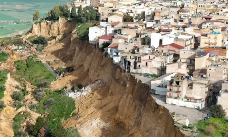 Një rrëshqitje masive dheu, tmerr në Itali