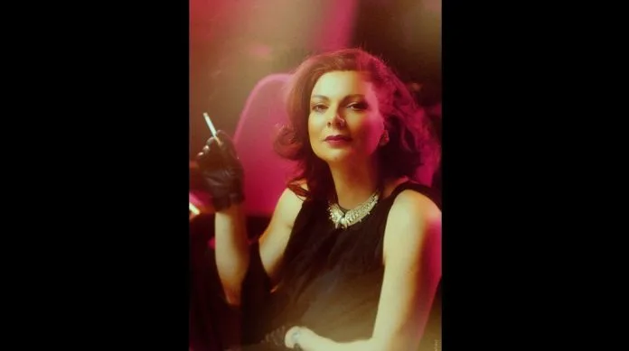 “Njerëzisht”, poezi nga Mim Marjanaku