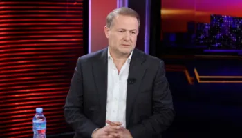 “Njerëzit janë më avangardë se PD, të gatshëm të qëndrojnë me ditë në shesh”, Gjin Gjoni shpjegon si duhet të jenë protestat e opozitës