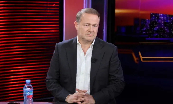 “Njerëzit janë më avangardë se PD, të gatshëm të qëndrojnë me ditë në shesh”, Gjin Gjoni shpjegon si duhet të jenë protestat e opozitës