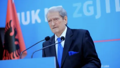 “Njësoj si diktatori i fundit komunist”/ Berisha: Ramaduro kaloi një natë plot makthe, sot…