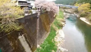 Njihuni me shkallët me të frikshme në botë, ndodhen në Japoni!