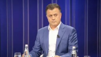 Noka: Rikthimi i padëshiruar i Elisa Spiropalit në Vlorë, dëshmi e lodhjes së qytetarëve nga premtimet boshe