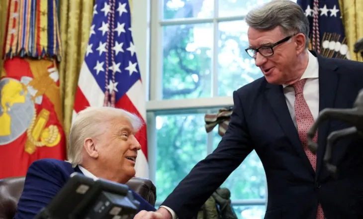 “Nuk është budalla që…”, ish-ambasadori britanik në SHBA: Trump nuk do ta marrë Groenlandën me forcë