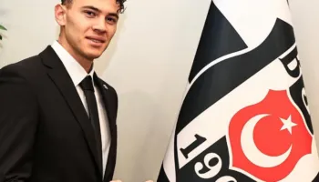 Nuk gjeti hapësira as tek Torino, Kristjan Asllani huazohet në Turqi. Mesfushori kuqezi firmos me Besiktas