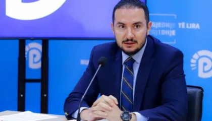 ‘Nuk i kurseu shqiptarët as në këto ditë festash”/ Bllokimi 12 orë i rrugëve, Salianji: Pasojë e keqqeverisjes