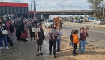 “Nuk kam ku të mbytem”, rehabilitimi i kanalit kullues shkakton probleme me strehimin për banorët në Durrës