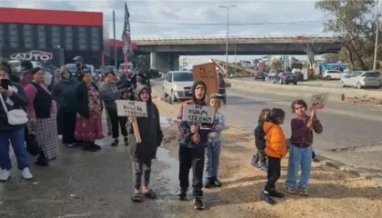 “Nuk kam ku të mbytem”, rehabilitimi i kanalit kullues shkakton probleme me strehimin për banorët në Durrës