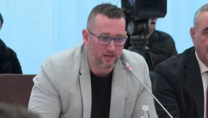 “Nuk kemi bërë mjaftueshëm”/ Binaj në tryezën e opozitës: Ose të merremi vesh, ose të mos qahemi kur të na marrin…