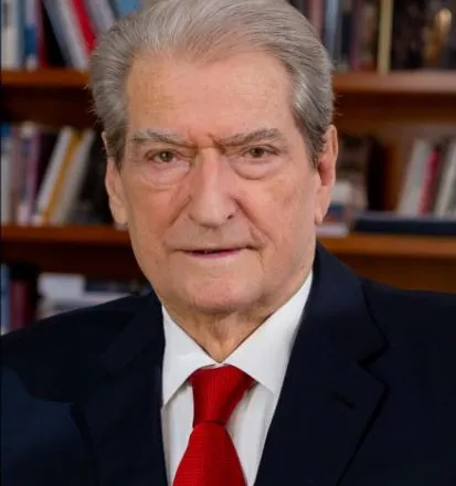 Nuk lejoi fermerët të shprehnin ankesat…/ Berisha reagon ndaj takimit të Ramës: Arrogancë dhe përçmim ndaj tyre…