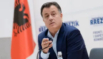 O Flamur, a të ka vajtur mendja të largohesh/ Noka: Jemi me mision, kur të bjerë regjimi, mund të ikim edhe ne…