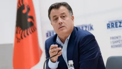 O Flamur, a të ka vajtur mendja të largohesh/ Noka: Jemi me mision, kur të bjerë regjimi, mund të ikim edhe ne…