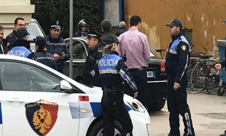 “O qorre nuk sheh ti kur kalojmë ne?”/ Si dy motrat dhunuan efektiven për një sherr banal