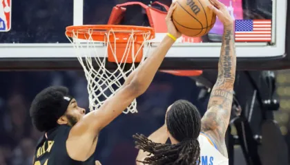 Oklahoma dominon renditjen në NBA, fitore jashtë fushe për Bucks, Dallas dhe Phoenix