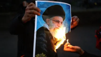 “Oligarkët” e Teheranit, kush e qeveris realisht Iranin?