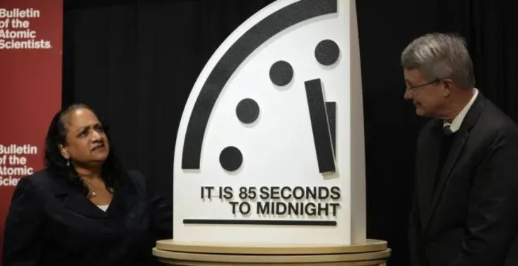 “Ora e Kiametit”, më afër se kurrë, shkencëtarët vendosin vetëm 85 sekonda para mesnatës