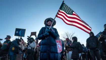 “Pa punë, pa shkollë, pa pazare”/ Vrasja e Alex Perttit dhe arrestimi i gazetarëve, protestat shpërthejnë në të gjithë SHBA-të