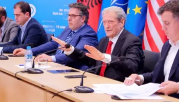 “Padrino i një organizate kriminale”/ Berisha shpërthen ndaj Ramës