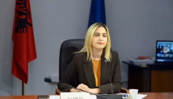 “Pafytyrësi”/ Zhupa “përplaset” me Ballën në Konferencën e Kryetarëve: Rama ju trajton si kartona dhe ushtarë pa…