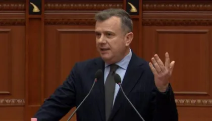 ‘Paguani ca lapangjozë që të sulmojnë Kryeministrinë’, Balla i kujton PD-së sulmin e 8 janarit: Krahu i Berishës…