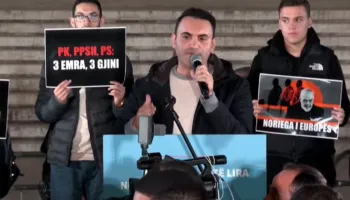 Pak orë nga protesta/ Këlliçi: Kushdo që kërkon zgjidhje, sot e ka vendin në shesh